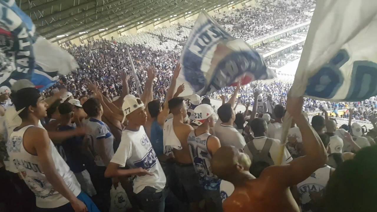 Cerveja e maconha (Cruzeiro/Máfia Azul)