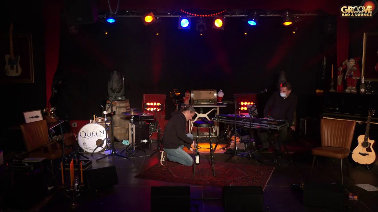 Queen May Rock - from the livingroom (Queen-Cover)