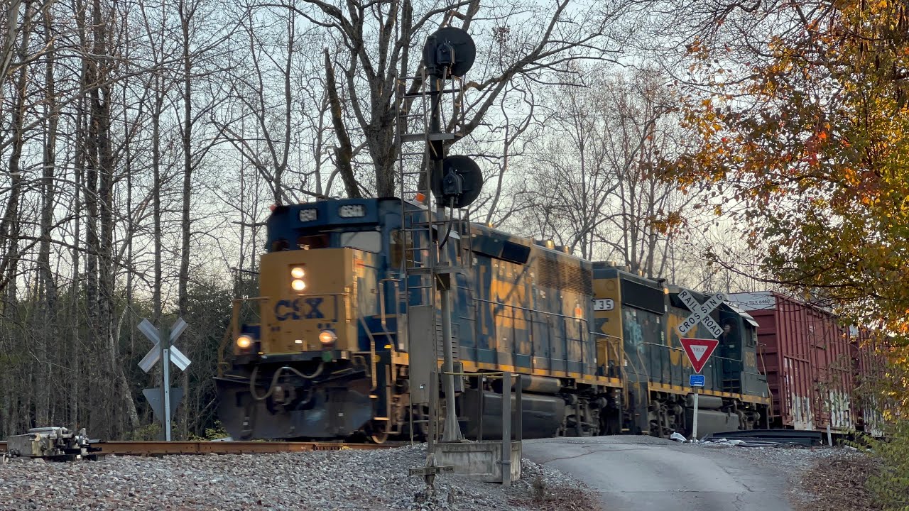 CSX GP40-3 6541 Leads Local L665-03 on 12/3/24 - YouTube