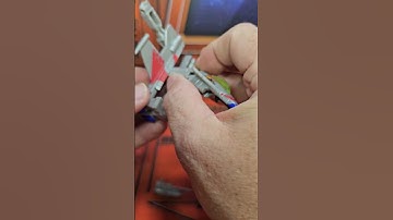 Minute review of Transfomrers G2 Skyscorchers Windrazor #transformers #generation2 #decepticons