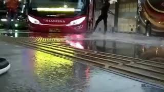 Story wa bus ceper