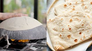 पुराने सारे तरीके फेल! रुमाली रोटी बनाने का ऐसा अनोखा तरीका पहले नहीं देखा होगा!"