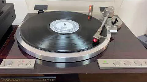 JVC VICTOR QL-Y44F Turntable. Проигрыватель винила VICTOR QL-Y44F