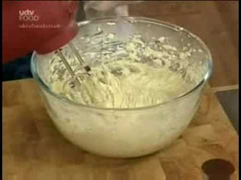 lemon-drizzle-cake---cake-recipes---uktv-food