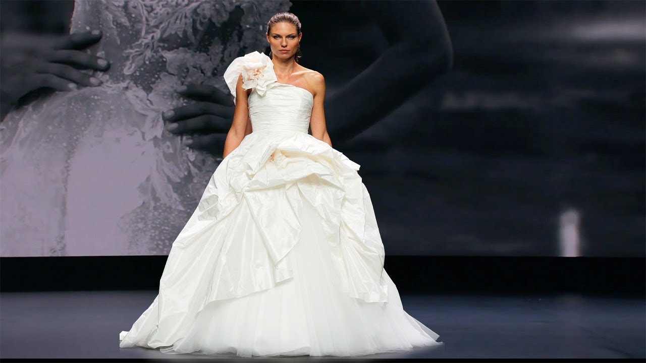 Valentini | Bridal Spring 2021 | Barcelona Bridal Fashion Week