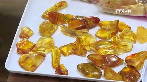 Gemstone market sparkles in Hanoi