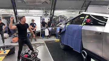 Shatterproof Tesla CyberTruck Armor Glass Test.