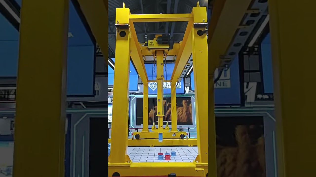 Yellow gantry crane: the "steel giant" of industrial handling