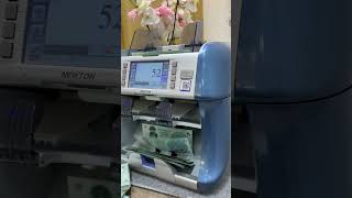Kisan Newton -Fماكينة عد نقود وارد الخارج بمواصفات اوربيه عد مختلط وفرز وكشف 100%للتواصل 01065244445