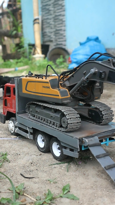 Proses Menaikkan Exavator ke Truk Towing #rcexcavator #excavator #Truk #automobile #shorts