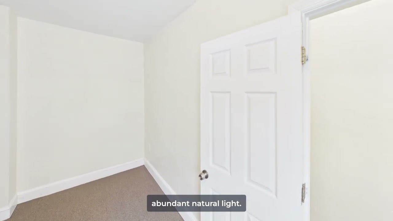 1825 Carlton Street - Giraffe 360