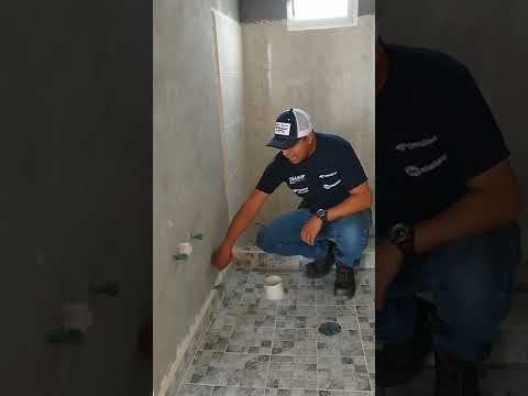 Video: Reemplazo de cañerías en el inodoro y en el baño. Breve instrucción