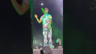 Lil Uzi Vert performs Just Wanna Rock (PINK HAIR)