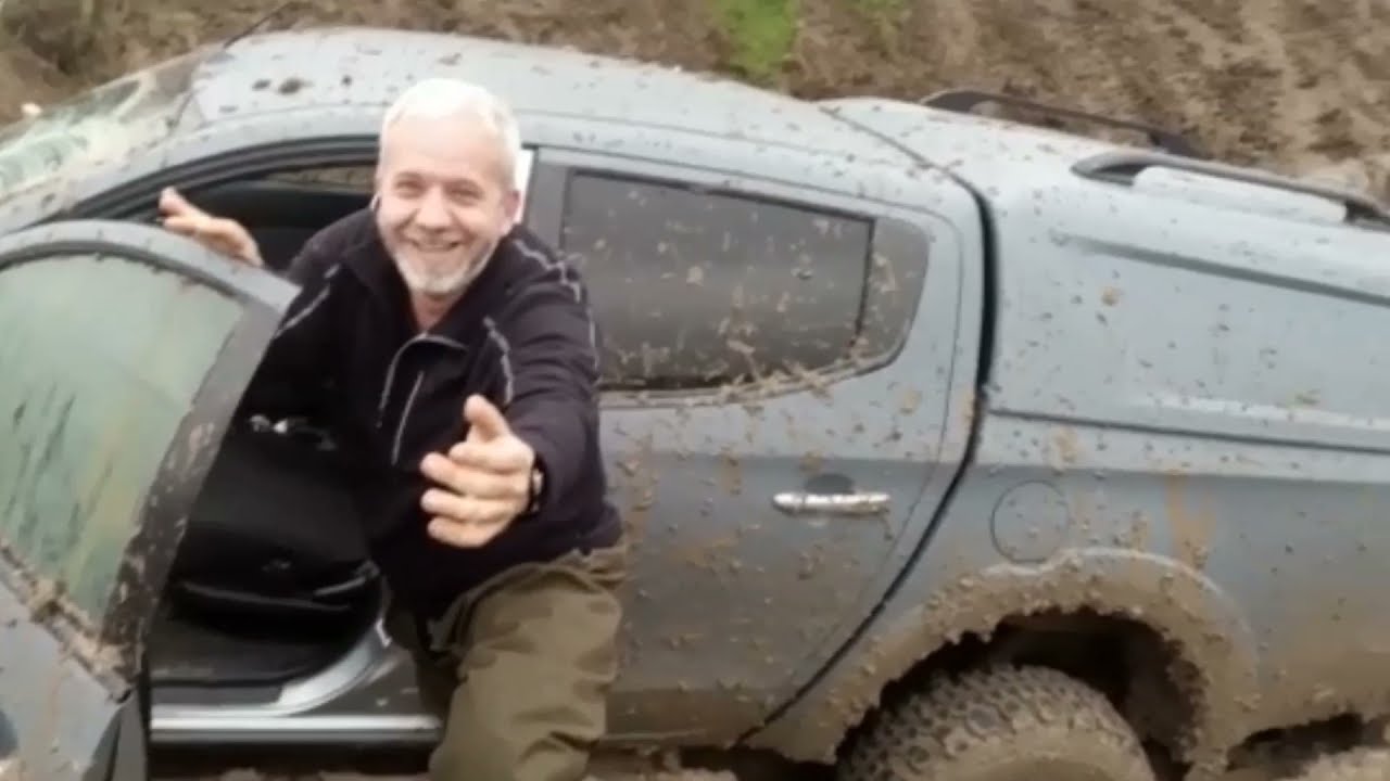 Mitsubishi L200 vs Mazda B2500