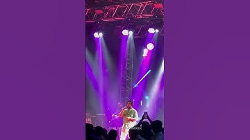 Vineeth sreenivasan singing ayiram kannumayi | dubai | ആയിരം കണ്ണുമായി । വിനീത് ശ്രീനിവാസൻ