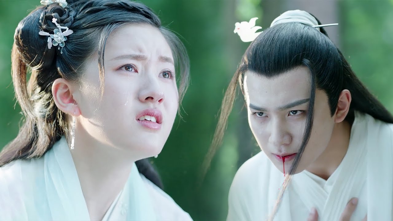 恶魔遇刺吐血，灰姑娘伤心欲绝！💕#赵露思 #李宏毅 #爱情 #古装