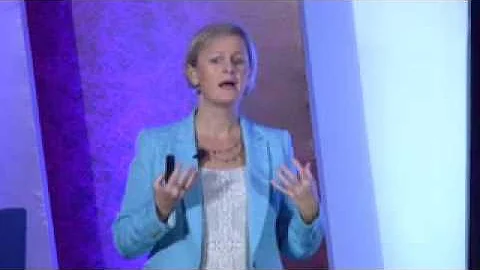 e4m- IPRCCC2014 - Communication 2015: A global sur...