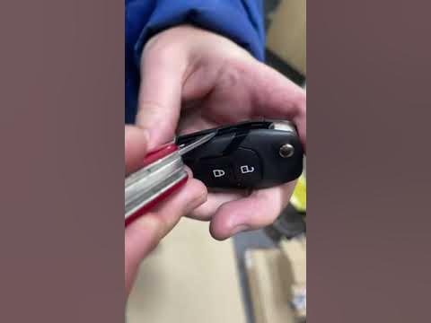 Kelfords Ford | How to replace the battery on a Ford Ranger key - YouTube