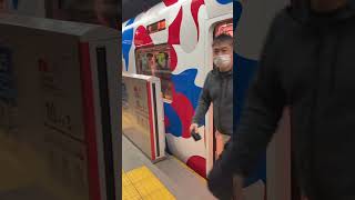 大阪メトロⓂ️の御堂筋線のラッピング列車