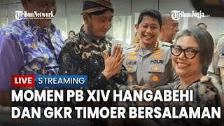 Download Lagu 🔴 Ditengah Isu Konflik, PB XIV Hangabehi Salami GKR Timoer, Petugas BPK Tetap Lakukan Revitalisasi MP3