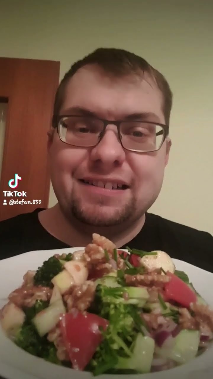 Part: 1 Brokkoli-Walnuss-Salat - YouTube