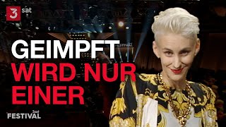In Lisa Eckharts Reich gibt es nur zwei Geschlechter: Adel und Pöbel