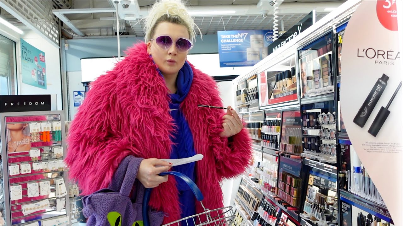 Drag queen goes to the Drugstore: Juno on a budget