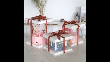 The way to assemble a square clear cake box.