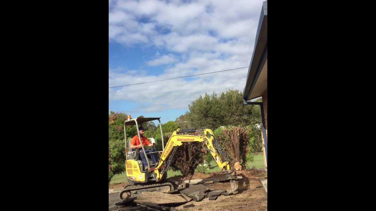 Excavation drive way prep Carsburg Earthmoving Mini Combo