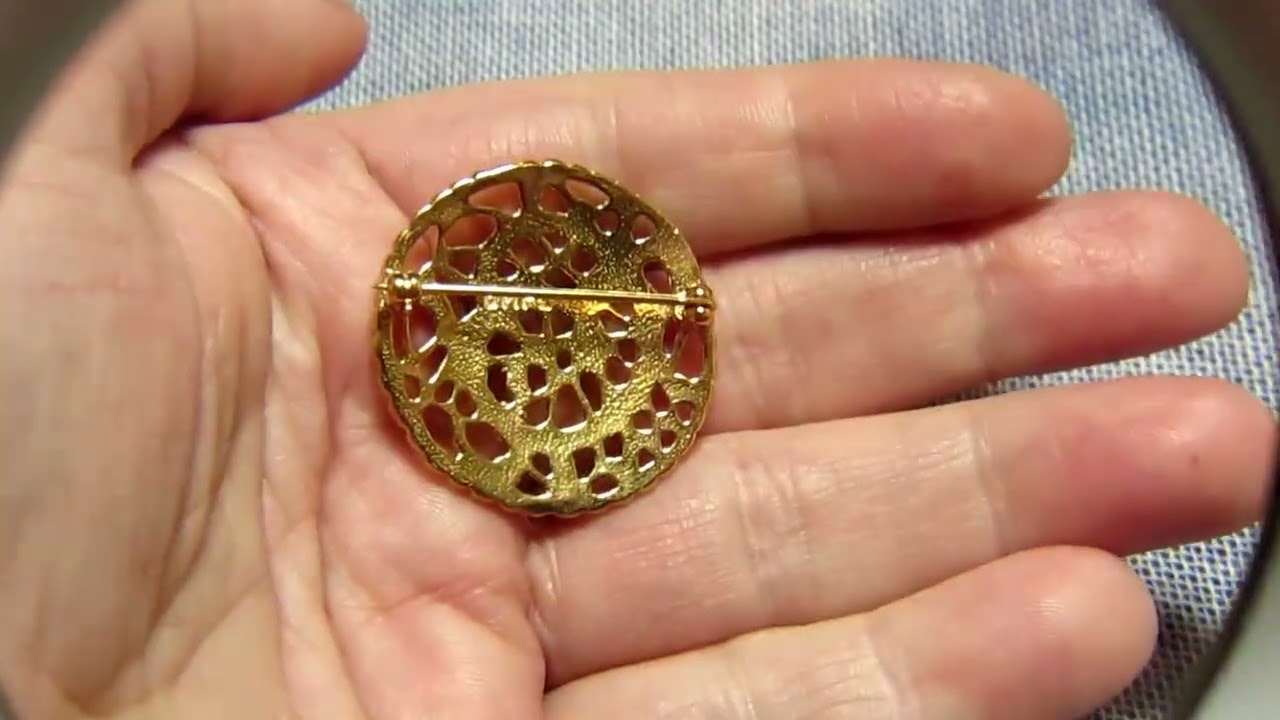 558. Распаковка. Броши.