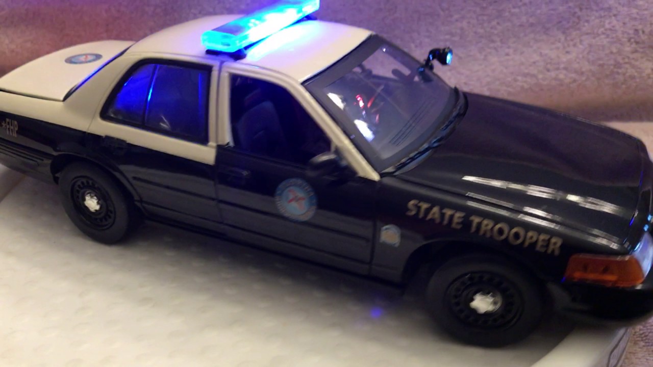1/18 SCALE FLORIDA HWY PATROL FORD CV DIECAST MODEL WITH WORKING LIGHTS