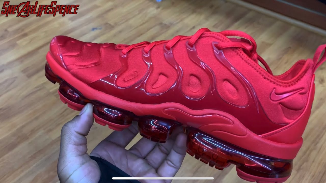 triple red vapormax plus men's