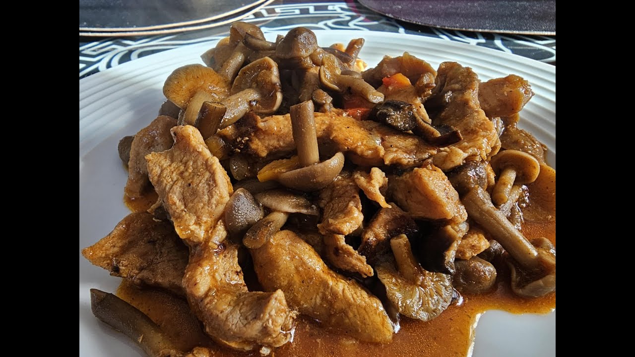 Pečene bravčové stehno s podpinkami a rómsky chlieb. Marikĺa.