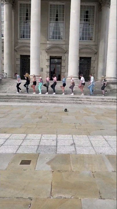 Stair Shuffle 🔥 Pascal Letoublon Friendships #shuffle #shuffledance #tiktok #stairshuffle #dance