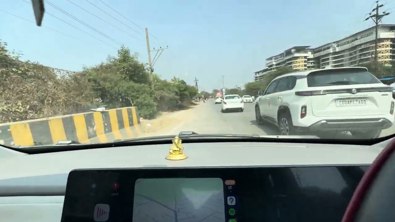 POV-MG COMET EV, ENCOUNTERING WRONG SIDE DRIVERS ON ROAD. ft-Zero Civic Sense