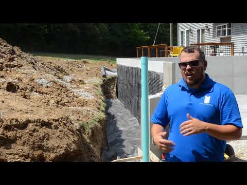 Video: Het waterdicht maken van de fundering van het huis - een noodzakelijke voorwaarde voor de bouw van uw huis