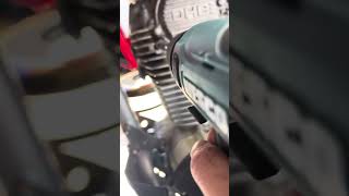 Como limpar a parte de cima do motor da moto