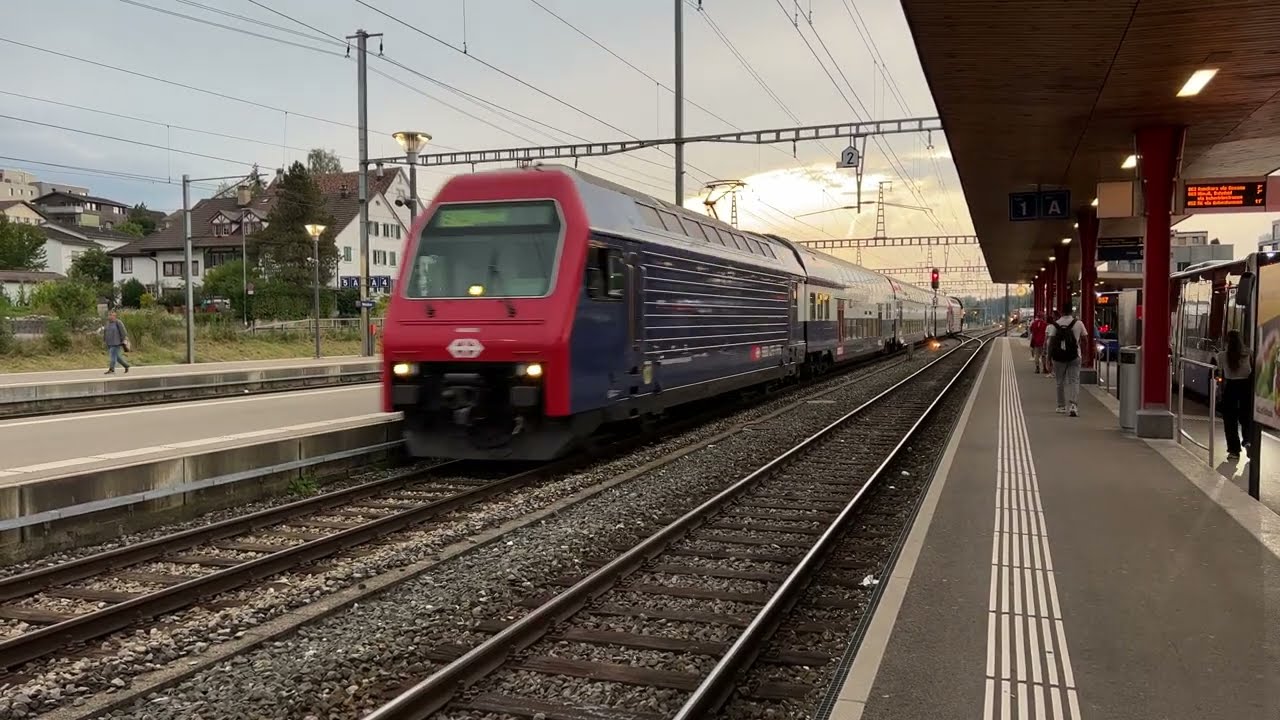 Zwei Züge in Wetzikon (30.08.2022)