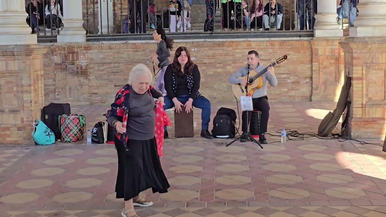 This Grandmother From Seville Stopped the Internet. Watch Until the End.