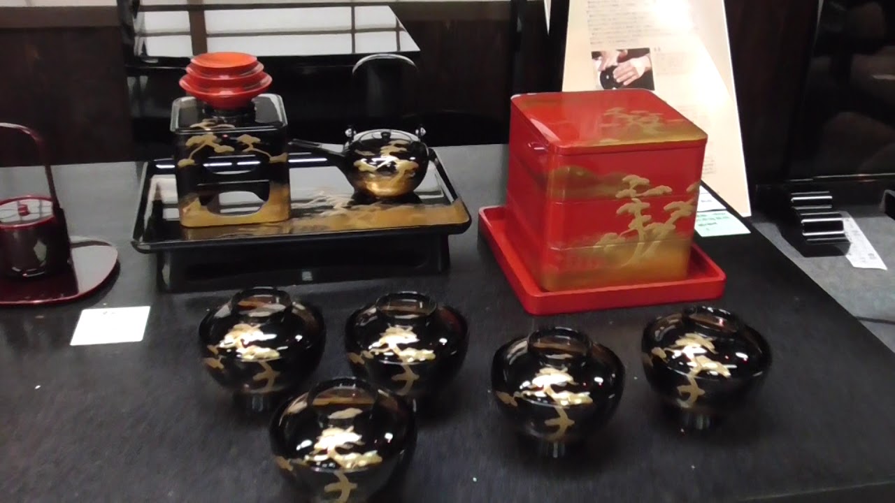 三段重箱（6.5寸）州浜蒔絵 1,100,000円（税込） | 輪島塗の塗師屋