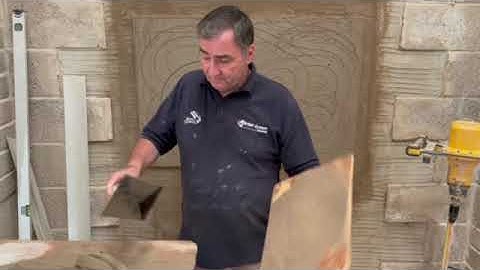 How to easily prime your hawk using sand & cement. Which will help prevent the plaster sliding off