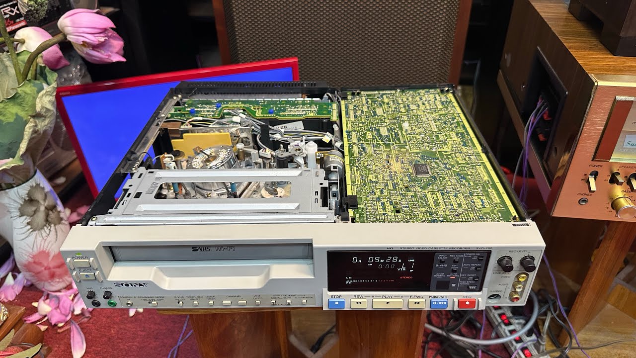Like new, practically unused - Sony SVO-260 VHS player in stunning