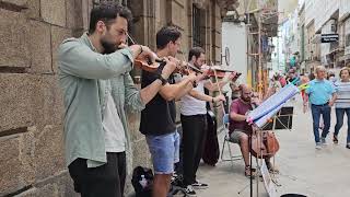 Не пожалеете. Grupo FUA. Сегодня на Calle Real Ла Коруния. Галисия, Испания.