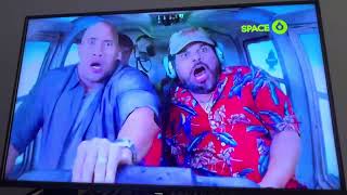 Los pasajeros fueron arrastrados por una columna circular de aire y Hank responde: John volaremos en