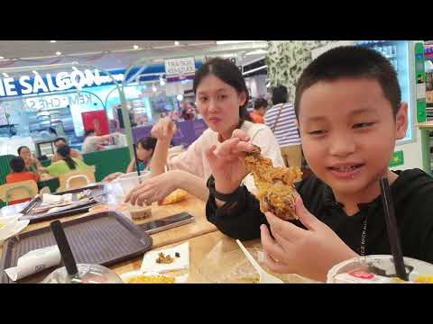 Các Bạn đã Chọn Đồ Ăn Xong - Gia Linh Gia Bảo Cùng Mọi người Thưởng Thức Bữa Tối