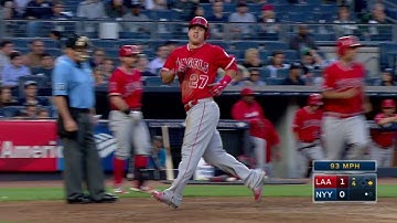 LAA@NYY: Cron knocks in Trout with a single