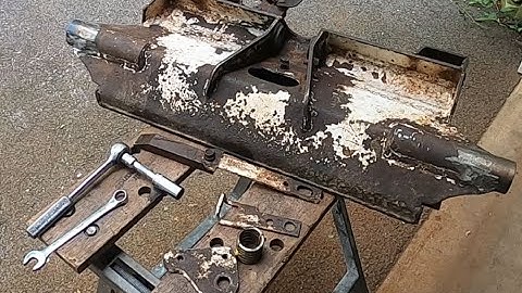 Bobcat quick-attach assembly (1st gen, single lever design) Bobcat 440b