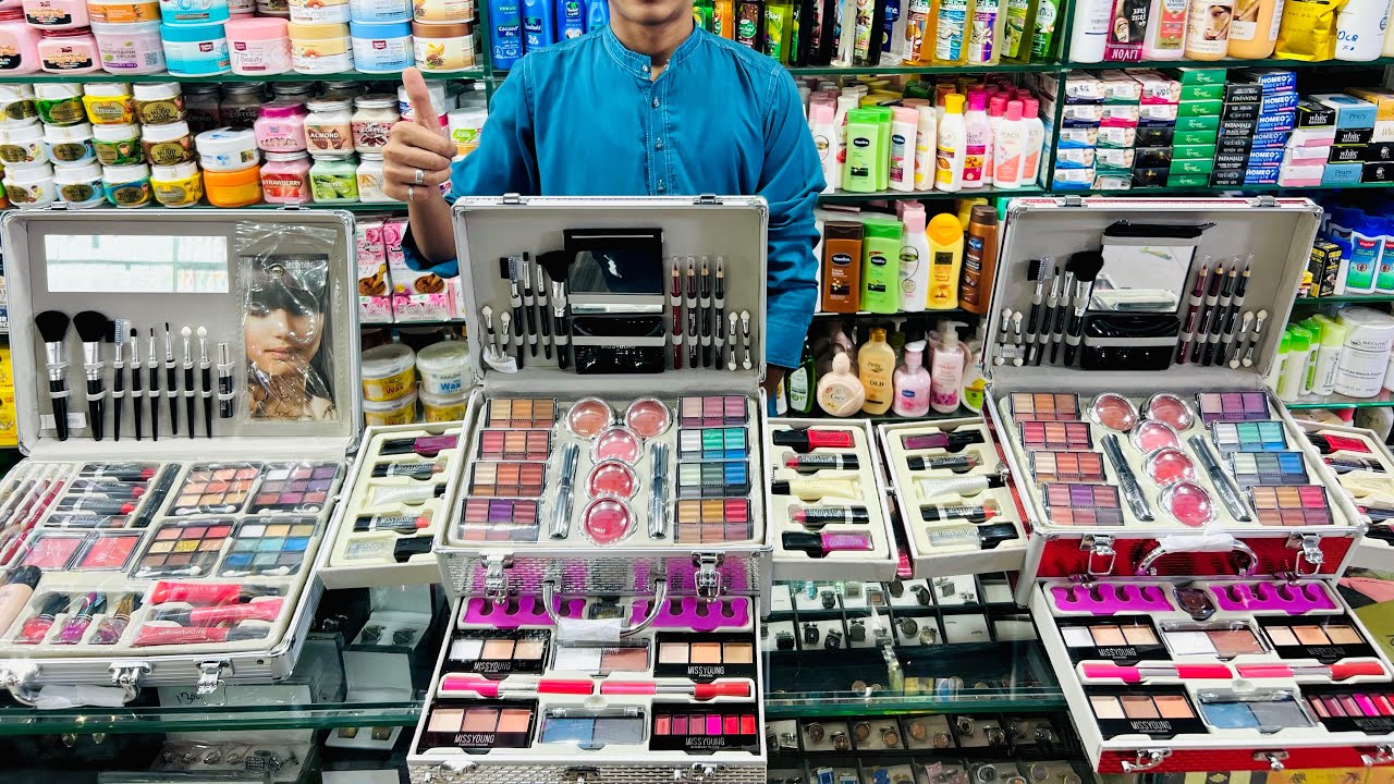 Big Makeup Kit Unboxing Review || Latest Makeup Kit Collection || Dubai Viral Makeup vanity Unboxing