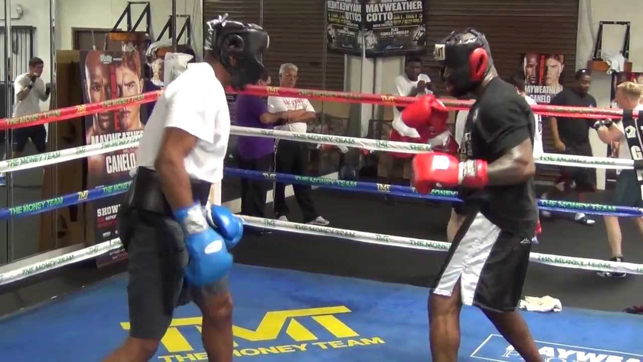 Michael Hunter vs. King Mo sparring Mayweather Boxing Club YouTube