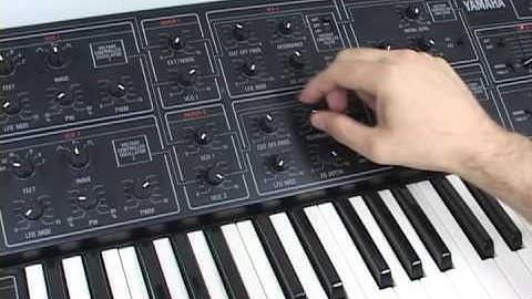 Yamaha CS-15 Synthesizer Demo